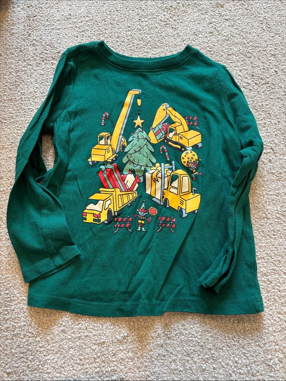 Old Navy Green Holiday Long-Sleeve Shirt with Yellow Construction Graphics